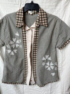 POL short sleeve button up blouse